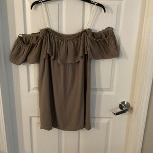 Threadzwear Off-Shoulder Ruffle Blouse in Brown